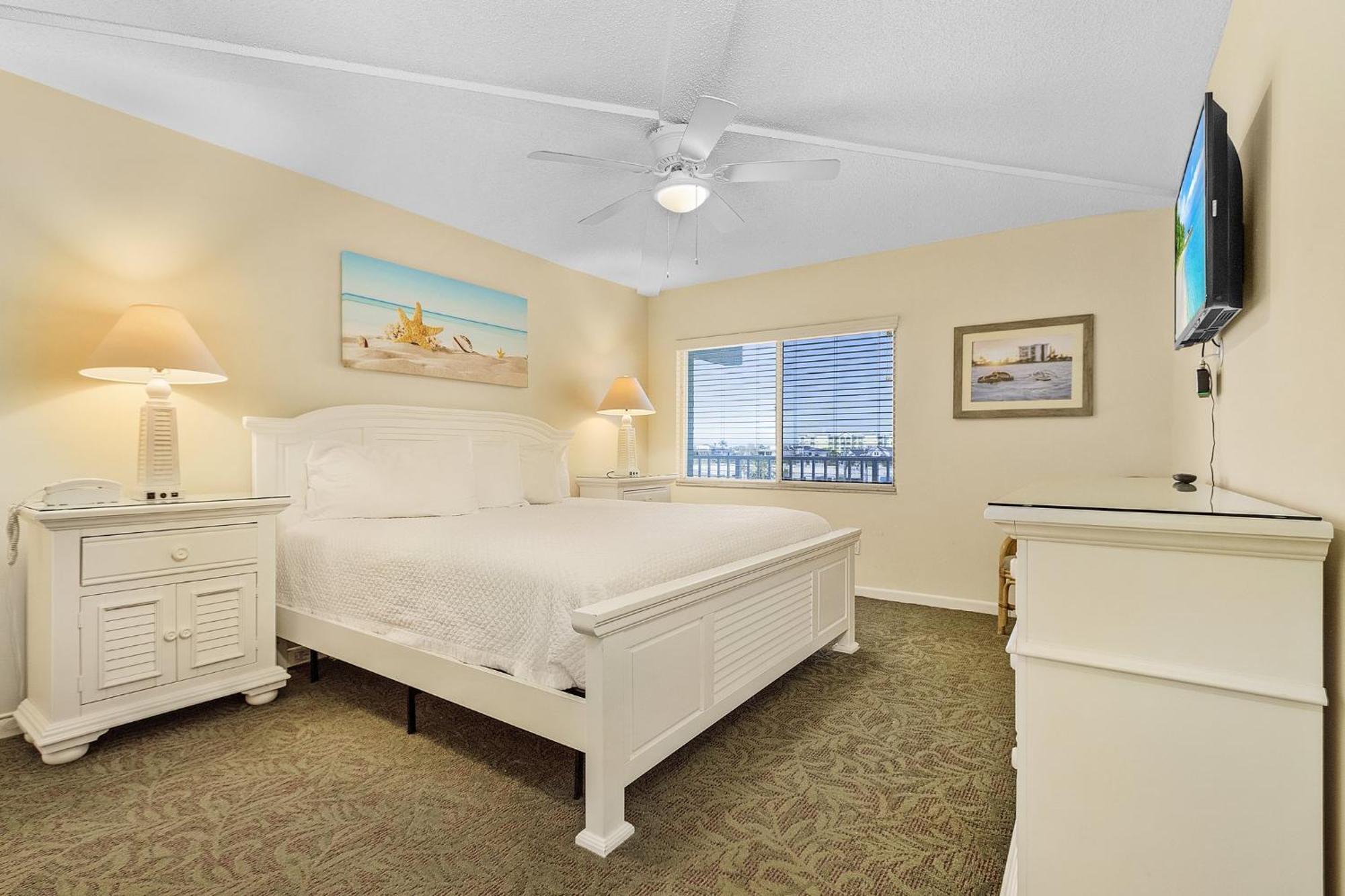 Calini Beach Club Sarasota Room photo