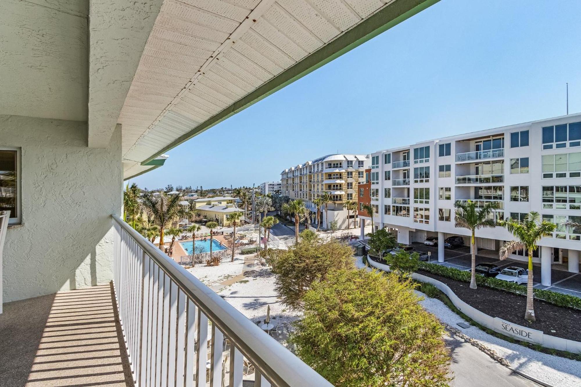 Calini Beach Club Sarasota Room photo